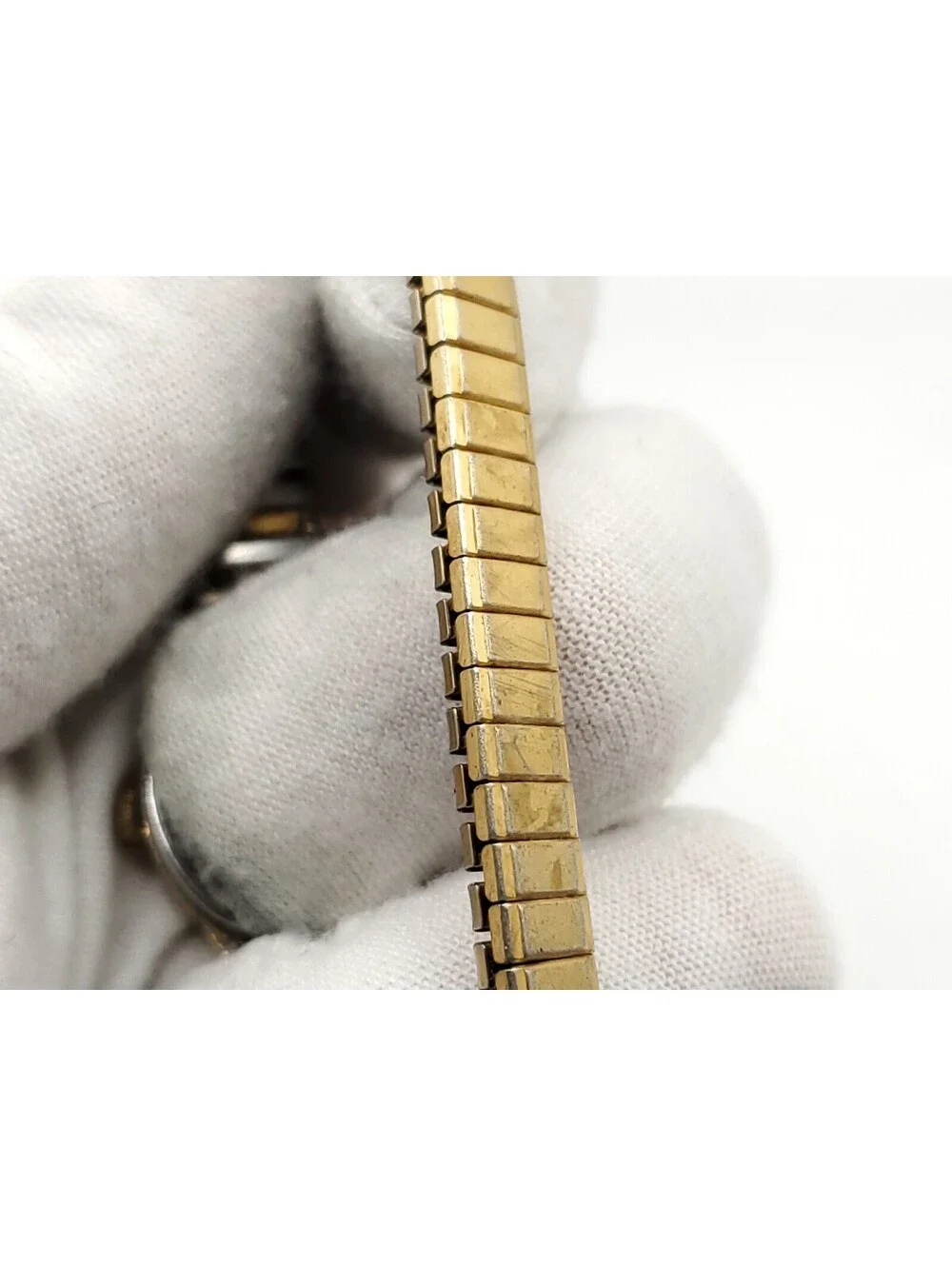 Vintage 1985 Timex Q Quartz Womens Watch New Battery Gold Tone 1J 20mm